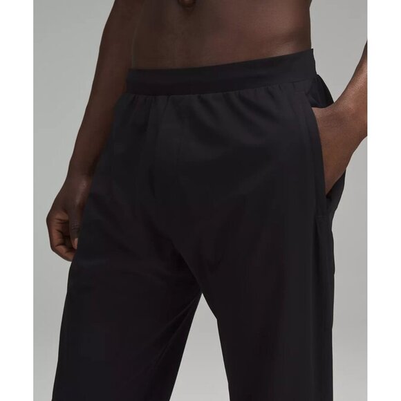 Surge Jogger Regular - Black - Picture 4 of 6